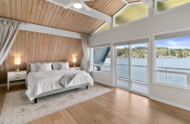 On Lake Time Bungalow