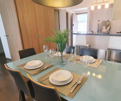 On Paseo de la Reforma, great location, luxurious, pool, gym