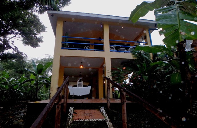 Auf SIERPE RIVER - VILLA TRANQUILLO ... 2 Betten, 2 Bäder, voll ausgestattet, inkl. A / C