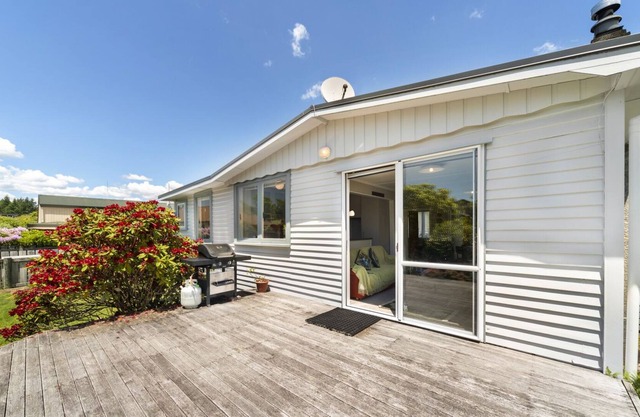 On the Fly at Kutai - Tūrangi Holiday Home, TURANGI
