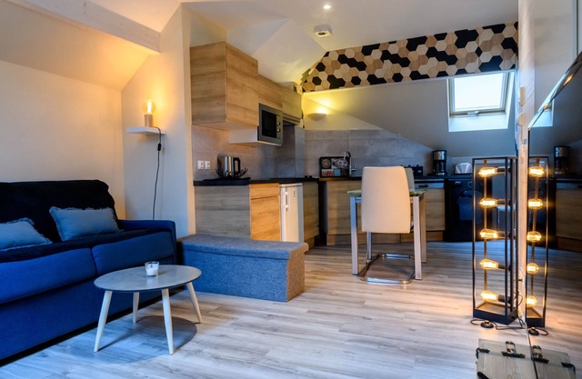 Am Rande des Sees von Annecy erwartet Sie eine Unterkunft im Loft-Stil in einer Residenz mit einem Privatstrand