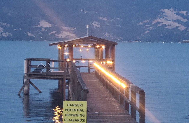 On the water with Boatdock & Hot-tub, 14 guests at Lakeport