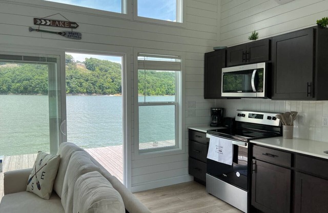 On-Water 10 #36 - Lake Cumberland Marina