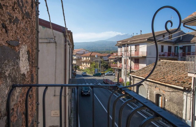 EINMALIGES - Etna-Sizilien-Ferienhaus - IRIS Apartment