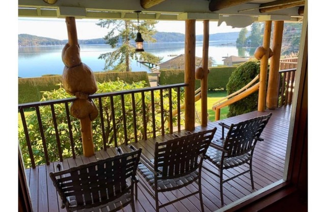 Once Upon A Time ~ Historic Waterfront View Lodge