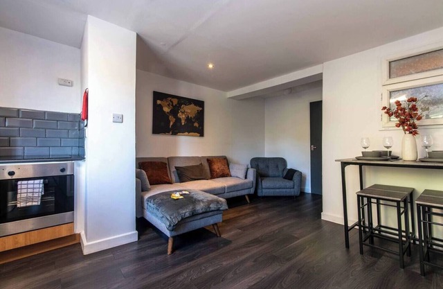 One Bed Apartment, Free Parking