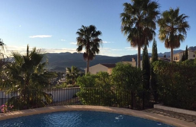 One Bed Apartment overlooking Jalon Valley, Costa Blanca