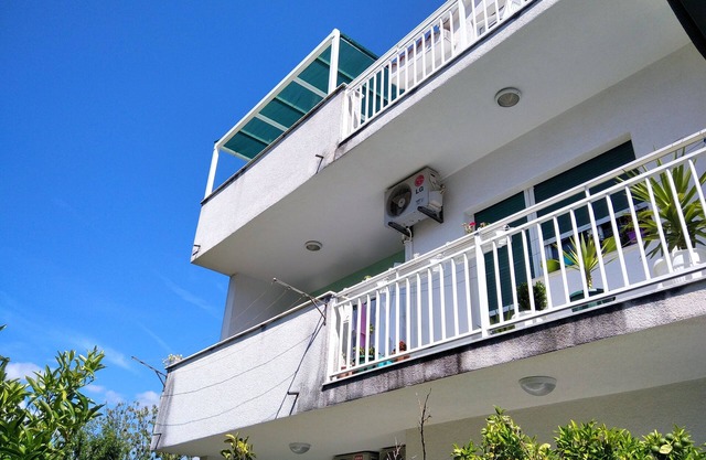 1-Zimmer-Ferienwohnung mit Balkon Kastel Stafilic, Kastela (A-20694-b)