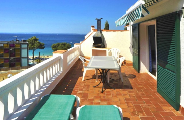 Apartment 1 Schlafzimmer mit Meerblick, 50m vom strand.