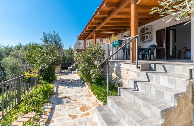 1-Zimmer-Ferienwohnung am Strand Drage, Biograd (A-22187-b)