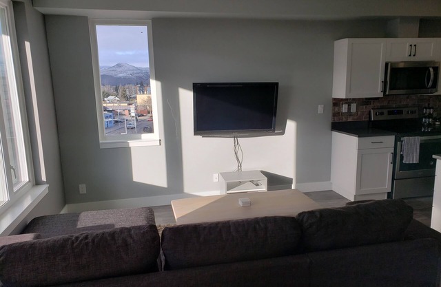 Apartment mit einem Schlafzimmer in einer trendigen Nachbarschaft