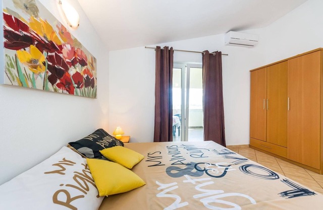 1-Zimmer-Ferienwohnung mit Terrasse Ljubac, Zadar (A-24394-c)