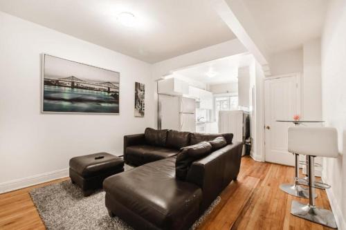 One bedroom apartment near Frontenac Metro 2159-05