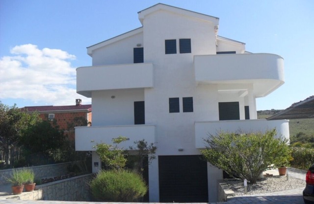 1-Zimmer-Ferienwohnung mit Terrasse und Meerblick Ljubac, Zadar (A-14593-b)