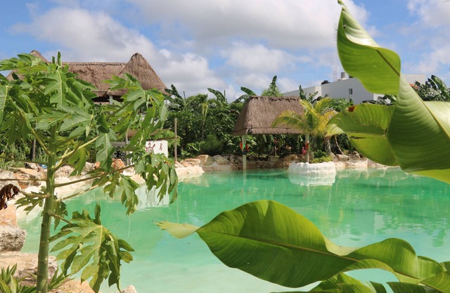 One bedroom apartment with an amazing outdoor pool
