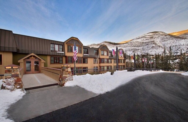 Ein Schlafzimmer im Marriott StreamSide at Vail, Ski-In / Ski-Out Resort. Buchen Sie jetzt!