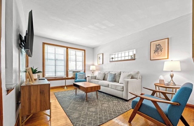 1 bedroom-City Livin'