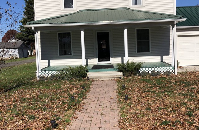 One Bedroom Close To Shopping In Parral, Ohio
