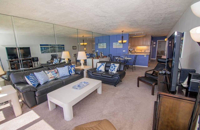ONE BEDROOM CONDO 706