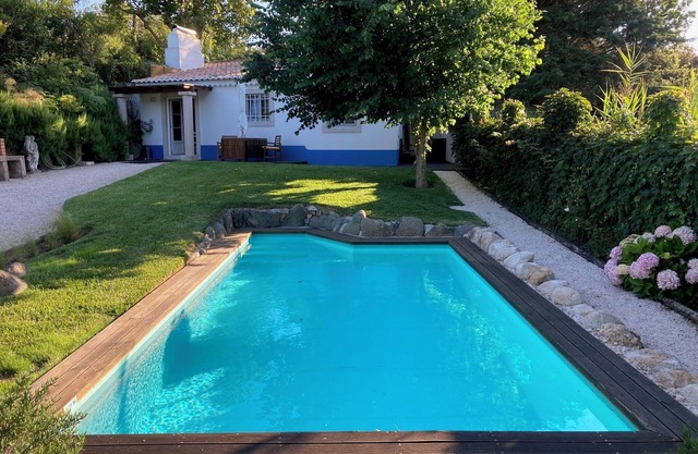 Ein-Zimmer-Ferienhaus mit Pool in ruhiger Einstellungen festgelegt.