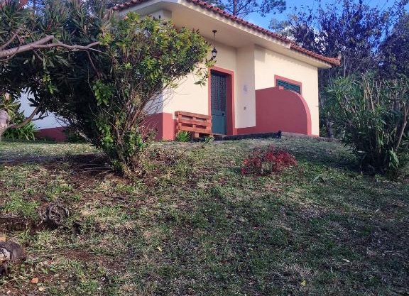One bedroom house with sea view furnished garden and wifi at Ponta do pargo