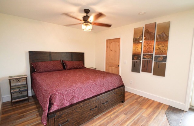 One Bedroom Lake View Suite at our Lakefront Paradise. Pool, Hot Tub, Kayaks and more. Sleeps 2 Adults