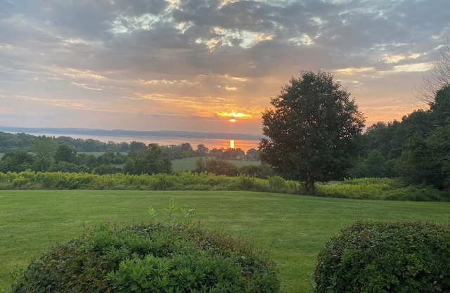 One Bedroom Loft with View of Seneca Lake