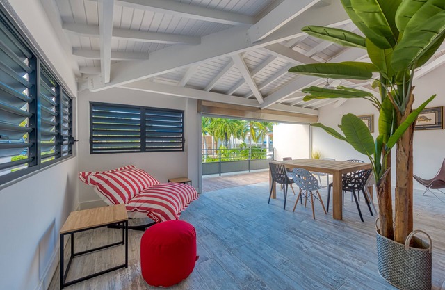 ONE BEDROOM LOFT MARINA ANSE MARCEL