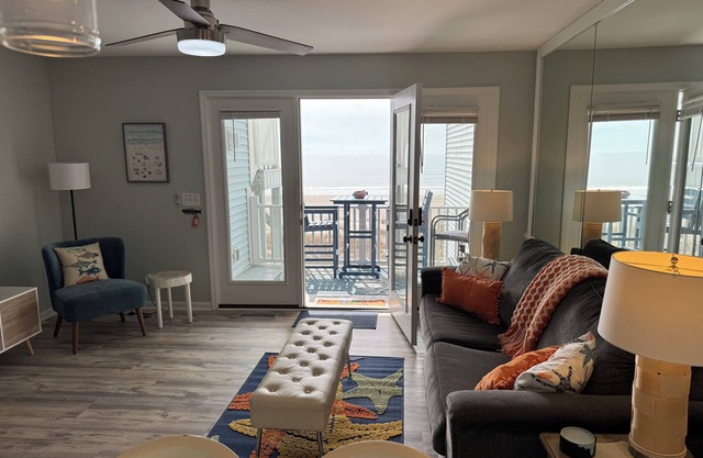 One bedroom, Ocean Front-steps to sand ,sun and fun