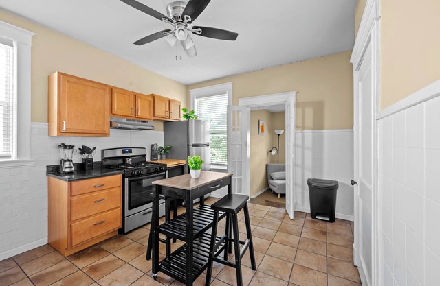One Bedroom South City Apartment by StayLage