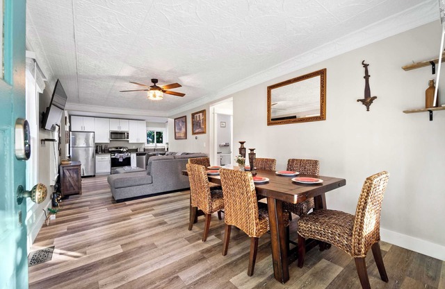 One Block off Main Street! 4BR + Hot Tub +Fire Pit