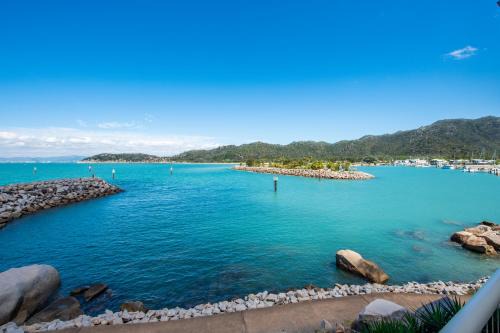 One Bright Point - Stunning Water Views