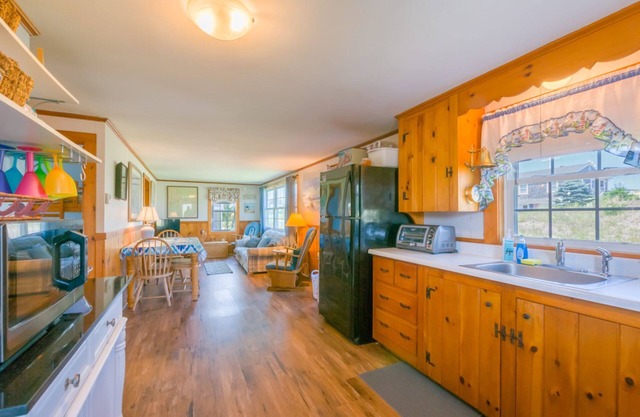One floor living with Central AC on Sagamore Beach!