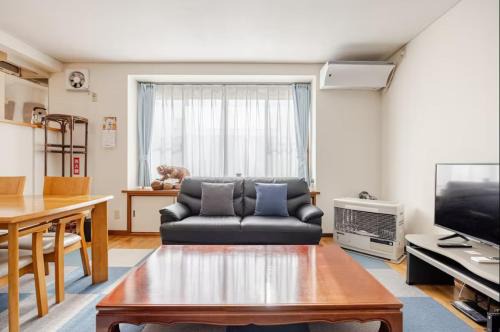 【One House 】白老駅から徒歩1分/グループ・家族で一棟貸切/ウポポイへのアクセスも抜群