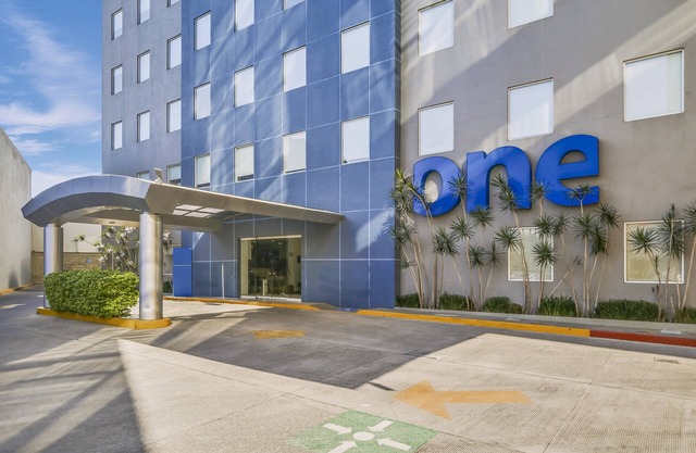 One Leon Poliforum