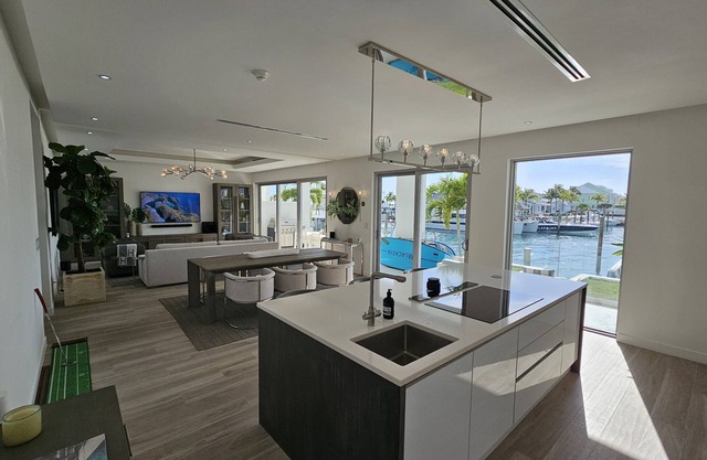 ONE Marina at Palm Cay. Rarely available 4 br / 3.5 bath condo. Waterfront!