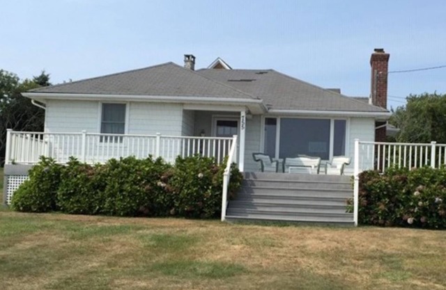 One of a Kind Oceanview Cottage