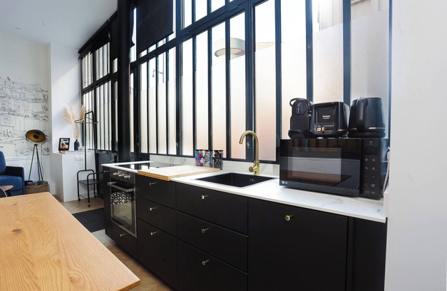 One-of-a-Kind stay steps to Sacré-Cœur & metro!