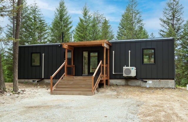 One of Four Cabins on A Secluded 40 Acres & 8 Miles to Downtown