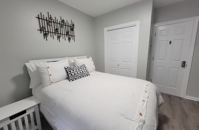 One room for rent shared bathroom and kitchen