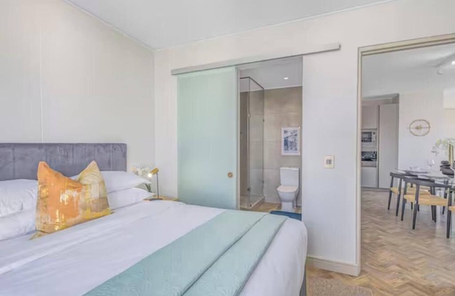 One Rosebank- 2 bed PentHause On Sixth