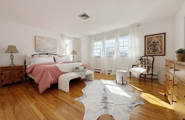 Oneck Lane Summer Oasis w/swimming pool