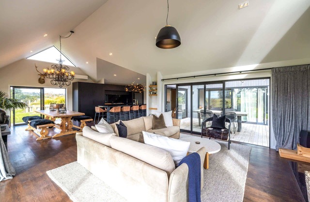 Oneroa Olive Estate - Stay Waiheke