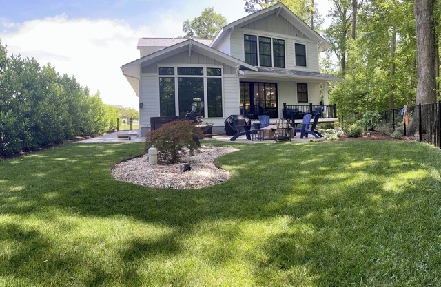 Only 2 Night Minimum Stay! Custom home w/boat slip, fenced yard, swimming pool.