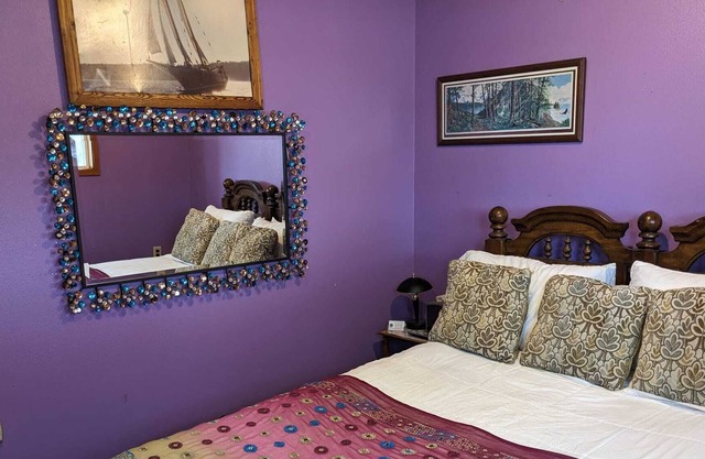 Only feet from the bay and private beach, Romantic Room with Queen bed.