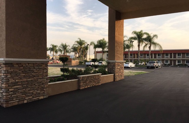 Ontario Inn & Suites
