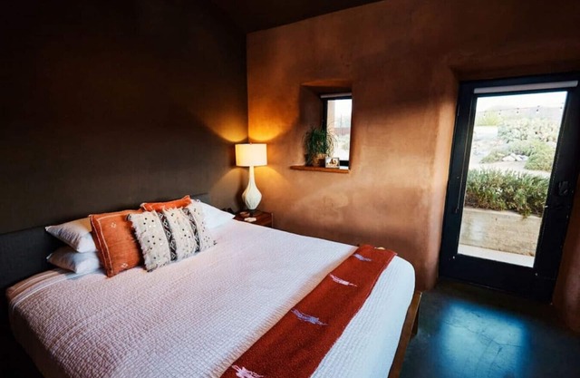 Boho Chic, Luxus Suite mit Kingsize-Bett, Außendusche, Badewanne und sternenklarem Bett