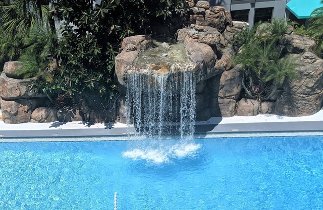 Opal Hotel & Suites