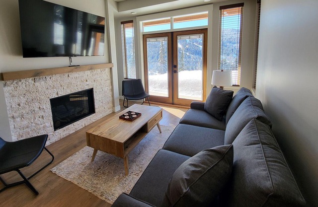 New Build! Open Concept, Ski-in/out 2 Bedroom, 2 Bathroom Lower Level Entry Townhome