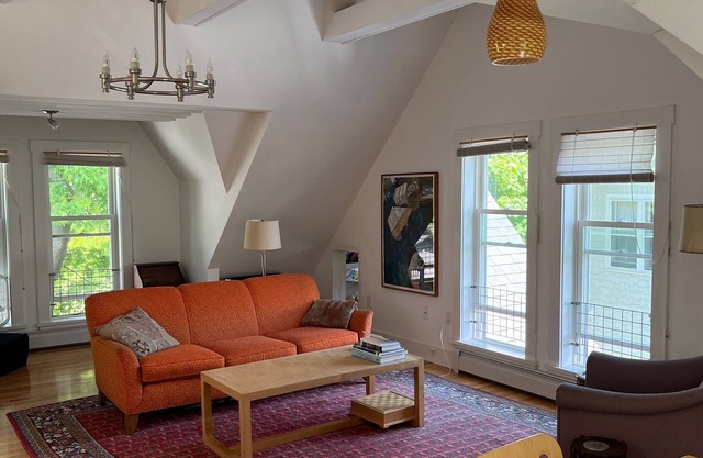 Open floor plan 2 bedroom in downtown Bar Harbor on second floor